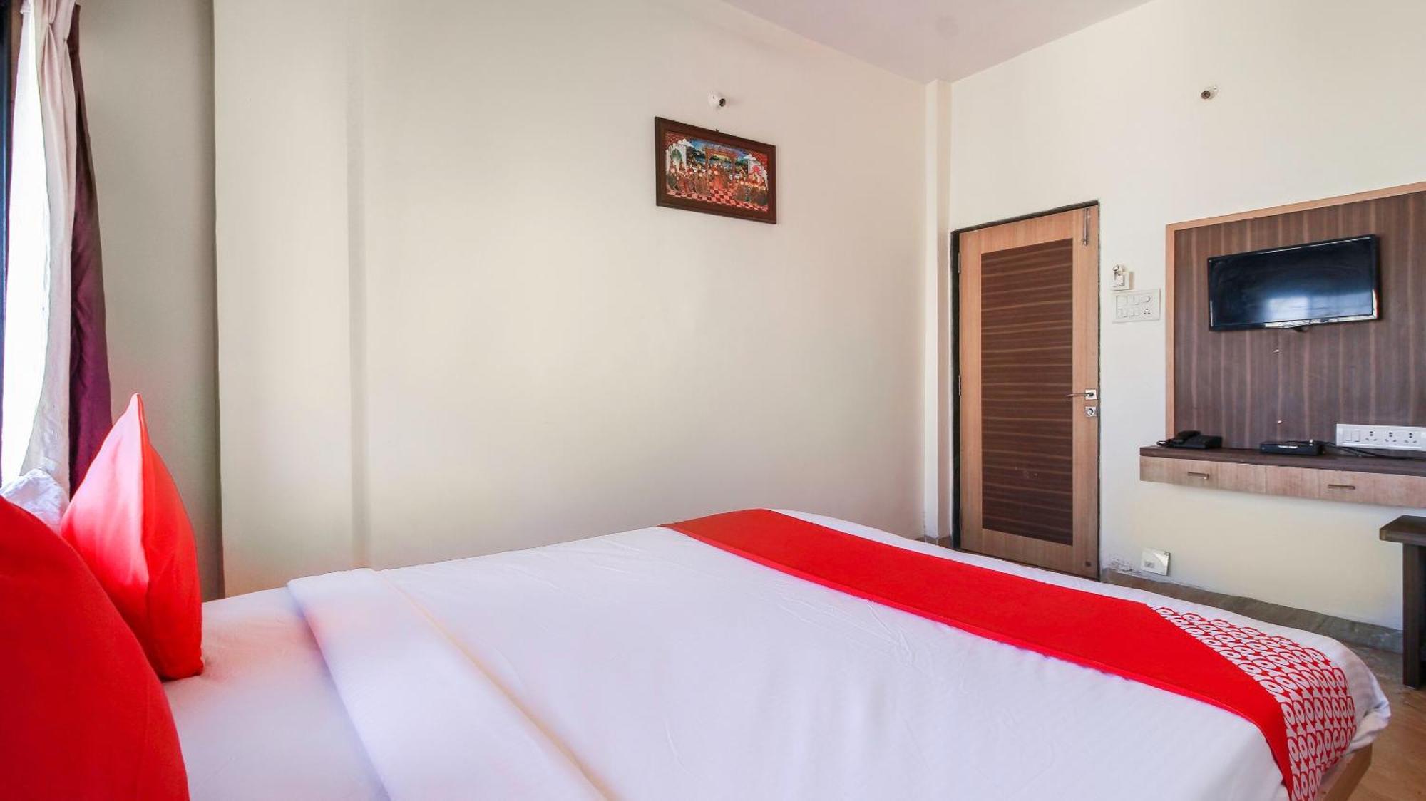 Oyo Hotel Kandil Jogeshwari Экстерьер фото